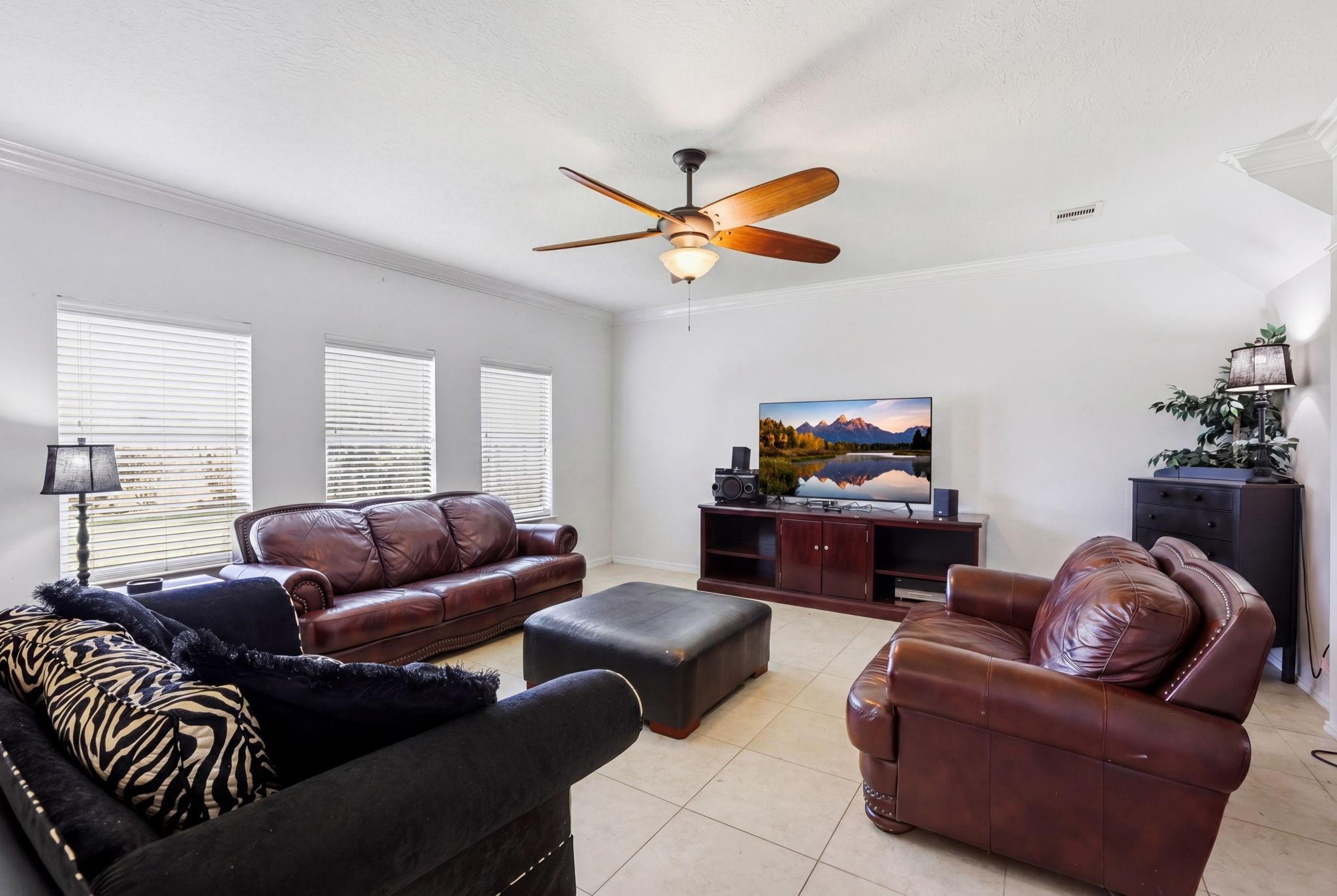 6407 Hillock Lane