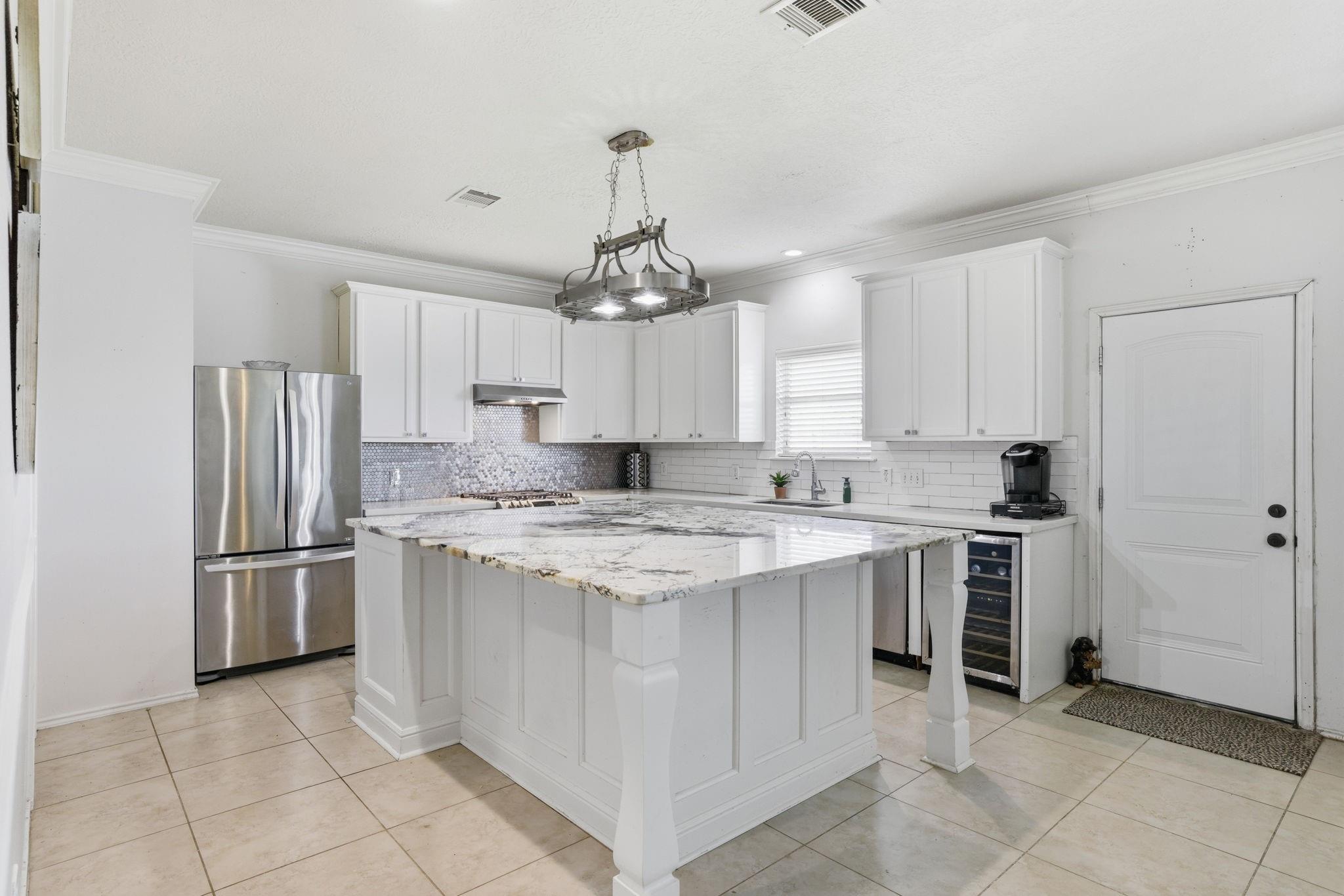 6407 Hillock Lane