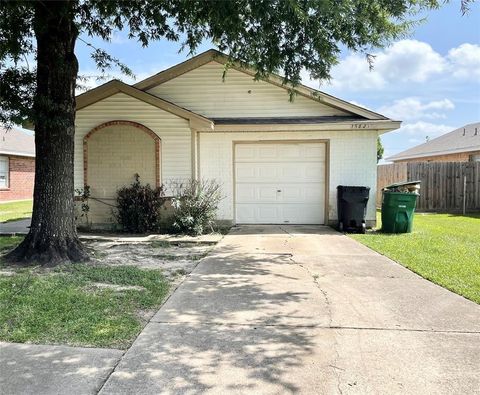 Photo of 15823 Ridgecroft Road, Houston, TX 77053 (MLS # 90894046)