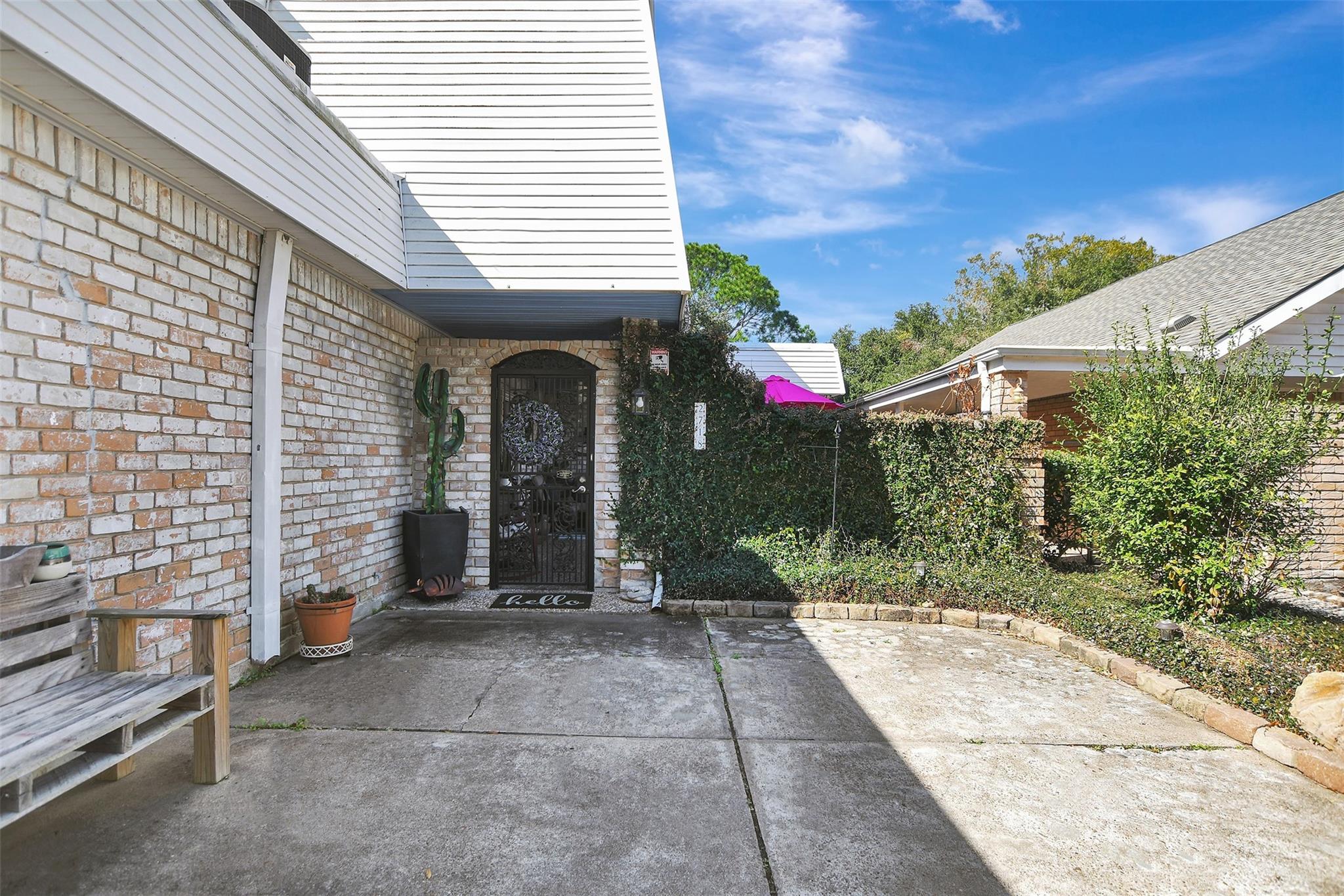 2718 Kissing Camel Court