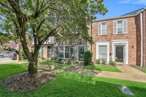 Photo of 2420 Tarrytown Mall #32, Houston, TX 77057 (MLS # 29486893)