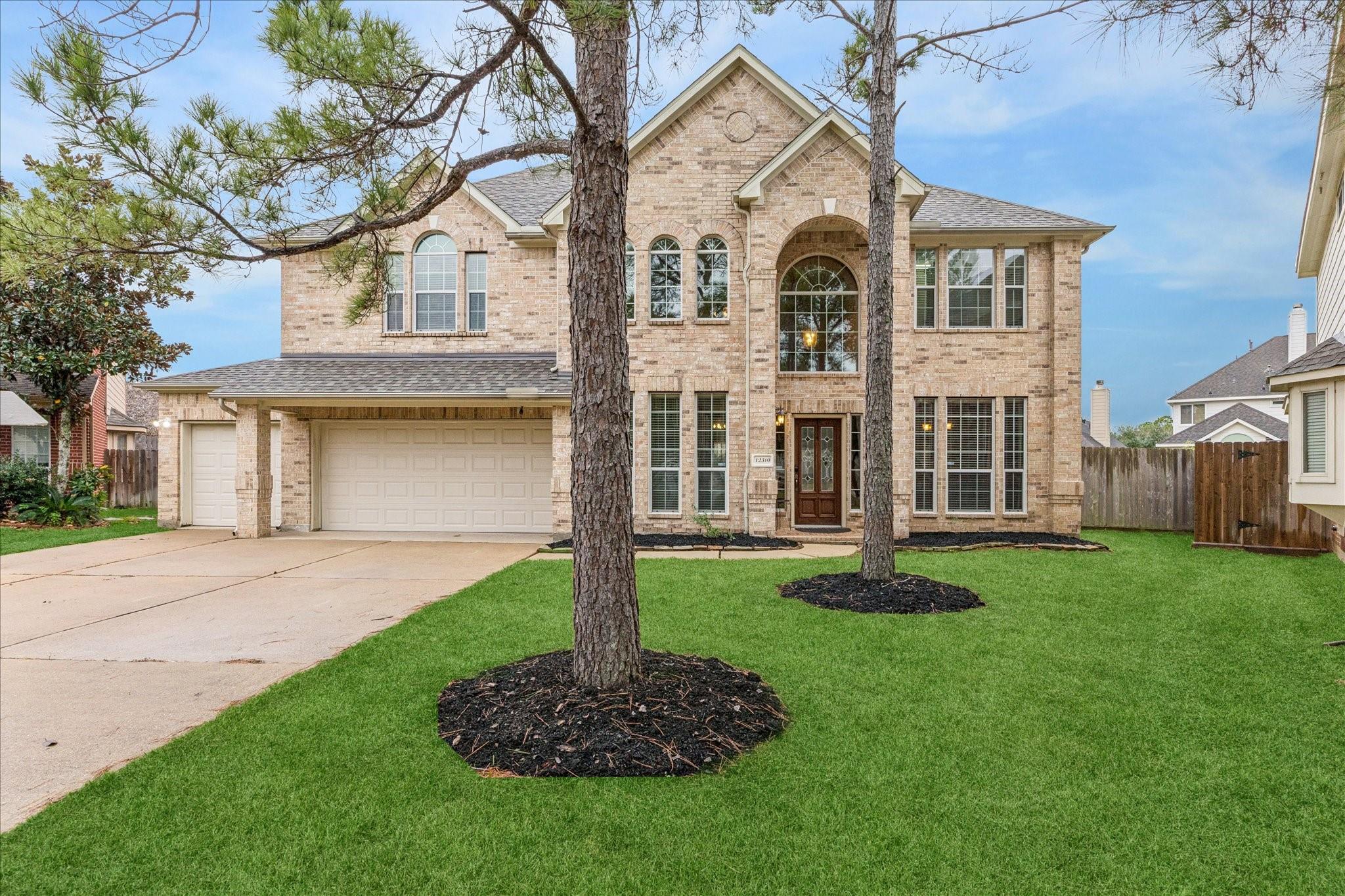 Pearland, Texas 77584, United States, 5 Bedrooms Bedrooms, ,4 BathroomsBathrooms,Residential,Active,256764