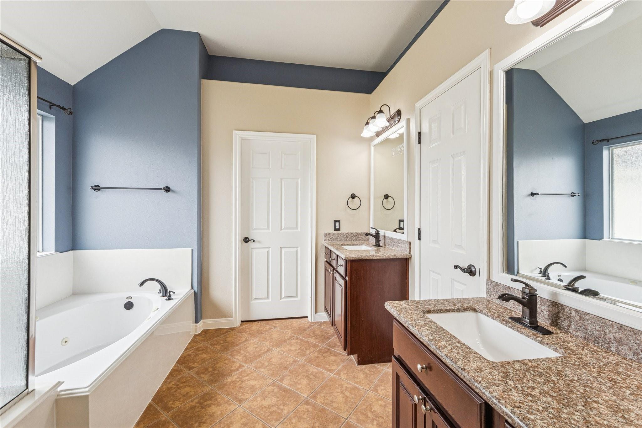 Pearland, Texas 77584, United States, 5 Bedrooms Bedrooms, ,4 BathroomsBathrooms,Residential,Active,256764