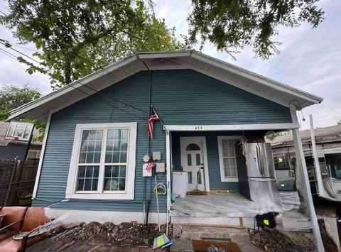 Photo of 423 Gould Street, San Antonio, TX 78207 (MLS # 23552813) Photo of 423 Gould Street, San Antonio, TX 78207 (MLS # 23552813)