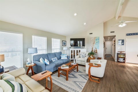 Photo of 16906 Beachcomber Drive, Jamaica Beach, TX 77554 (MLS # 77070552)