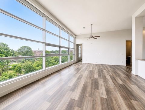 Photo of 3333 Weslayan Street #1467, Houston, TX 77027 (MLS # 10324965)