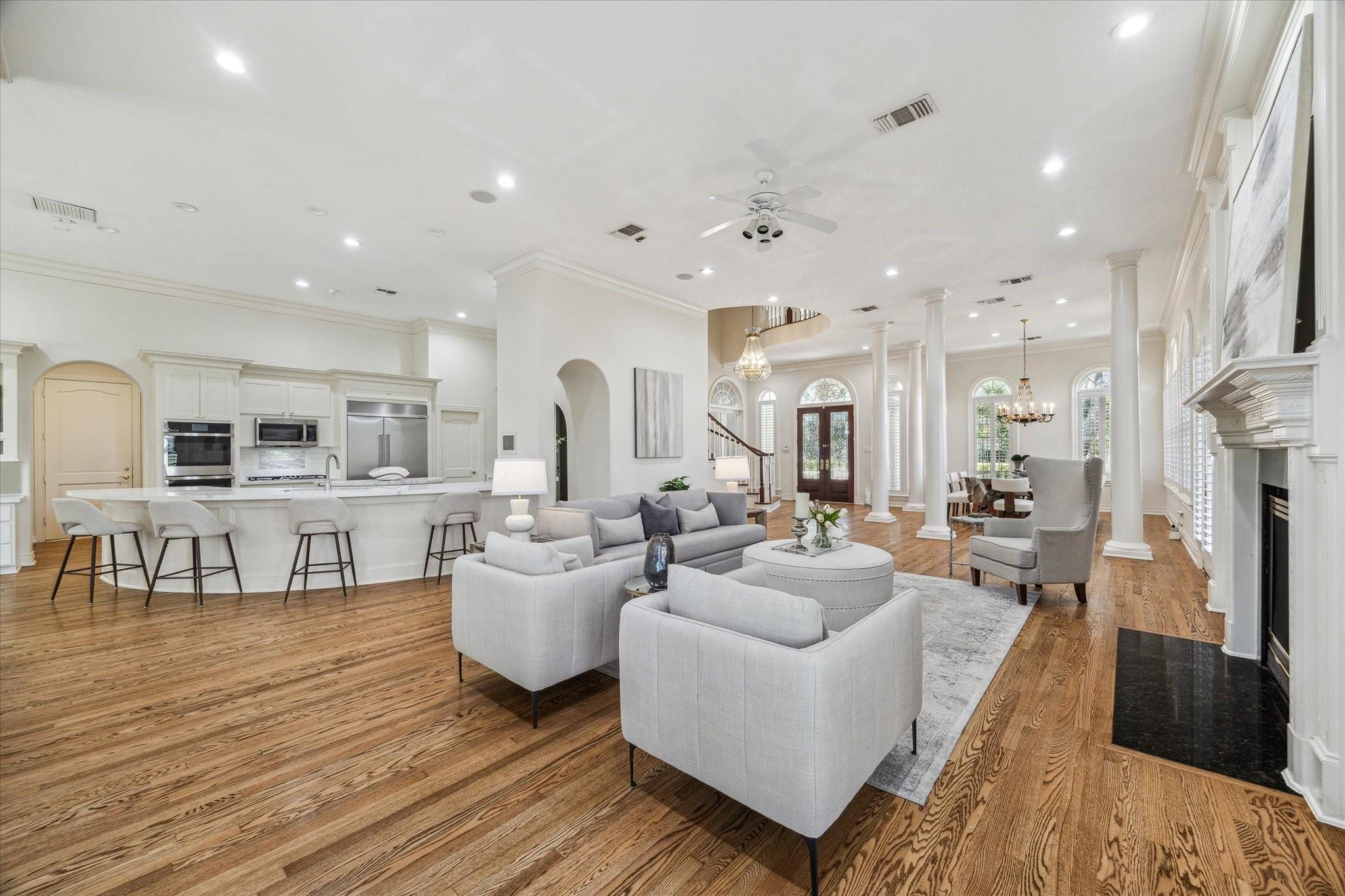 38 Scotsmoor Court