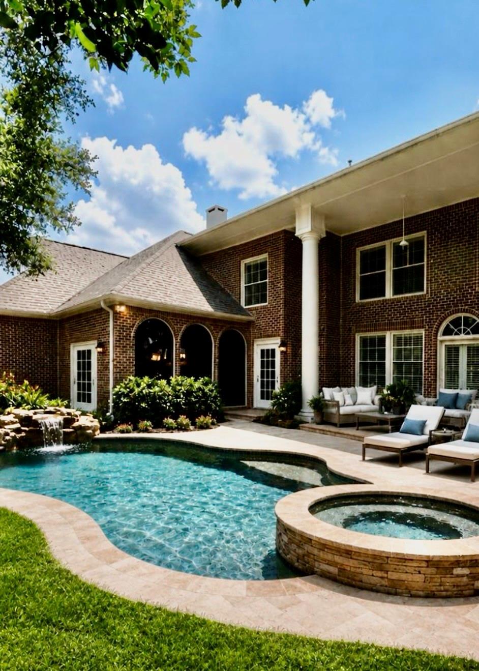 38 Scotsmoor Court