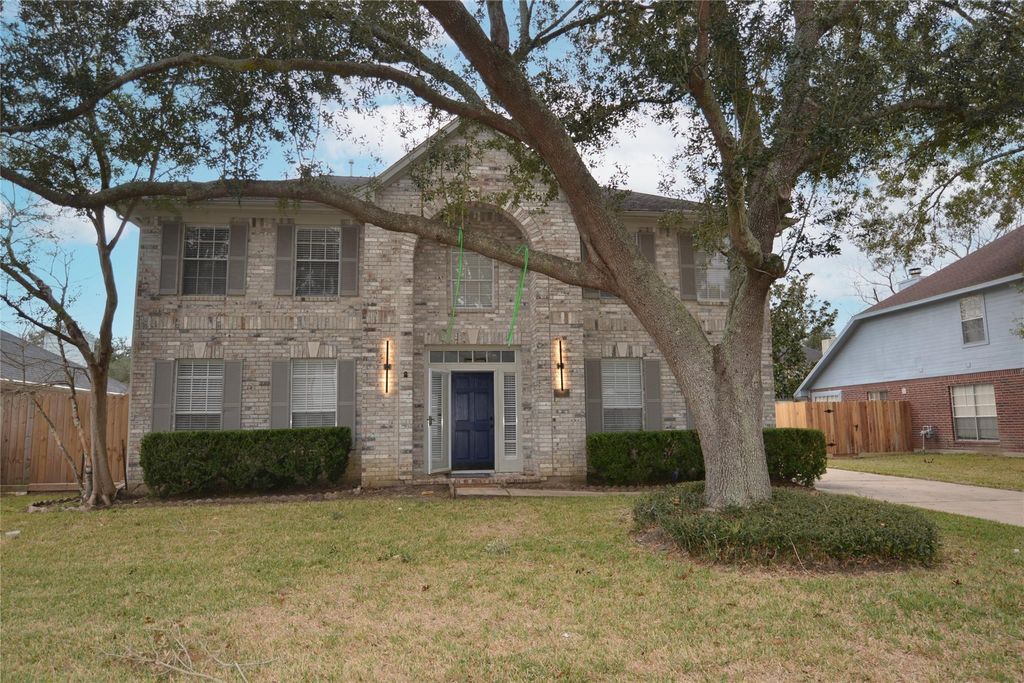 Photo of 1808 N Mission Circle, Friendswood, TX 77546 (MLS # 28134300)