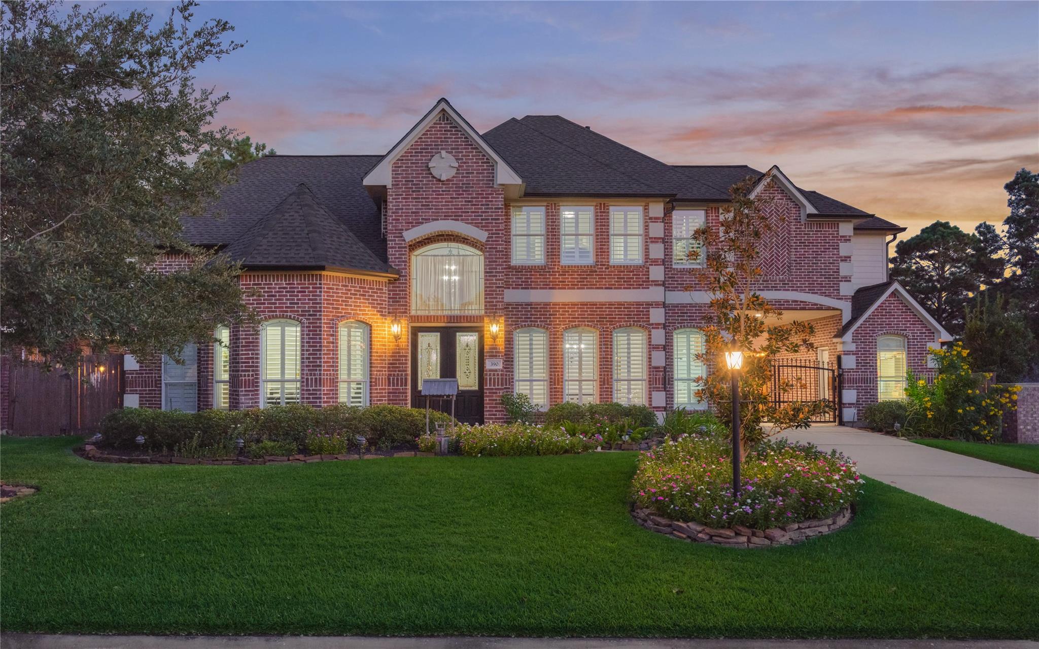 390 Wedgewood Drive