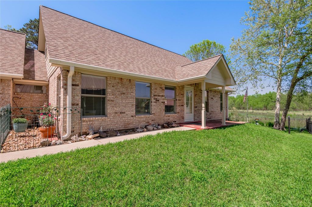 Photo of 15 Lakeside, Trinity, TX 75862 (MLS # 94778866)