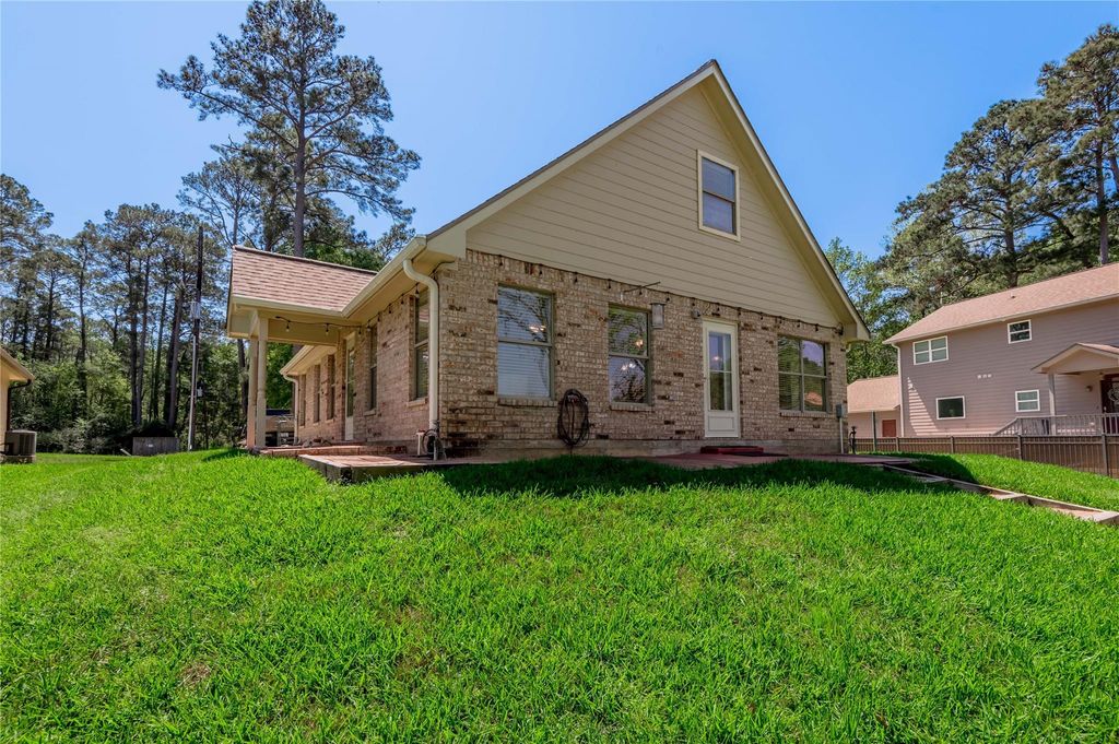 Photo of 15 Lakeside, Trinity, TX 75862 (MLS # 94778866)