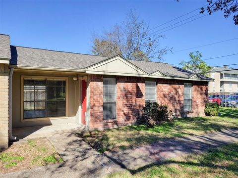 Condo For Sale - 8801 Hammerly Boulevard #501<br/> Houston, TX 77080