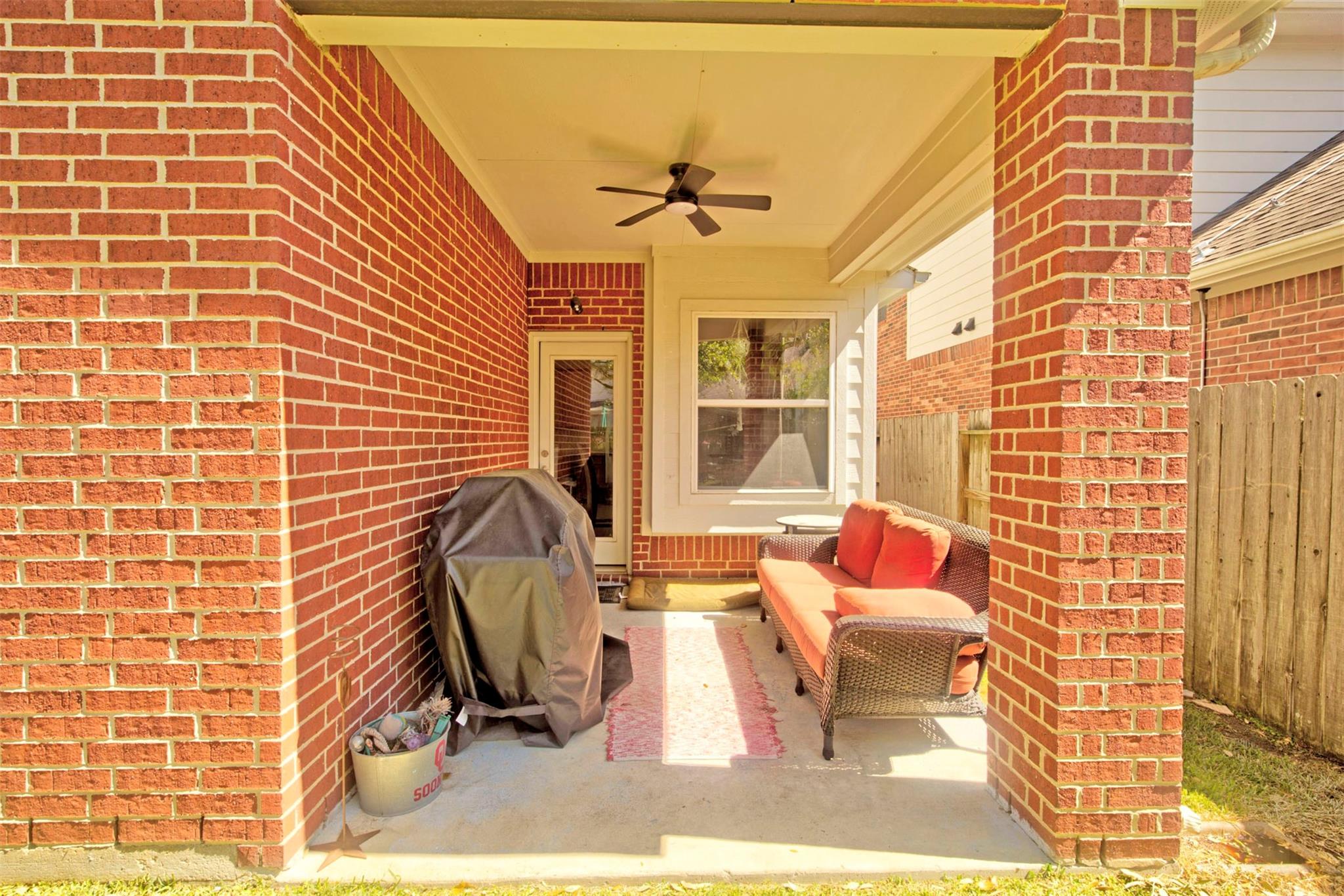 6114 Hollydale Ridge Lane