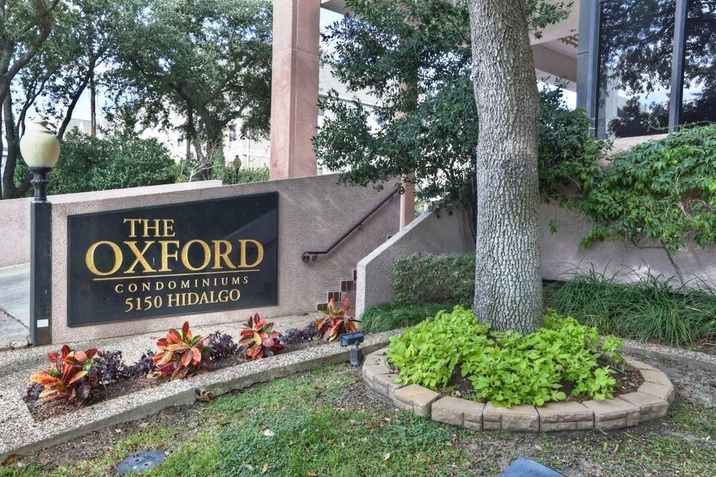 Photo of 5150 Hidalgo Street #202, Houston, TX 77056 (MLS # 55695384)