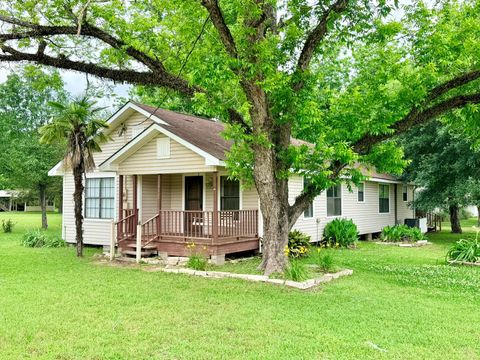 Photo of 611 Keith Street, Kennard, TX 75847 (MLS # 65298758)