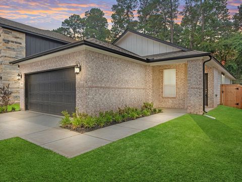 Photo of 1749 Succotash Oak Court, Conroe, TX 77304 (MLS # 38476927)