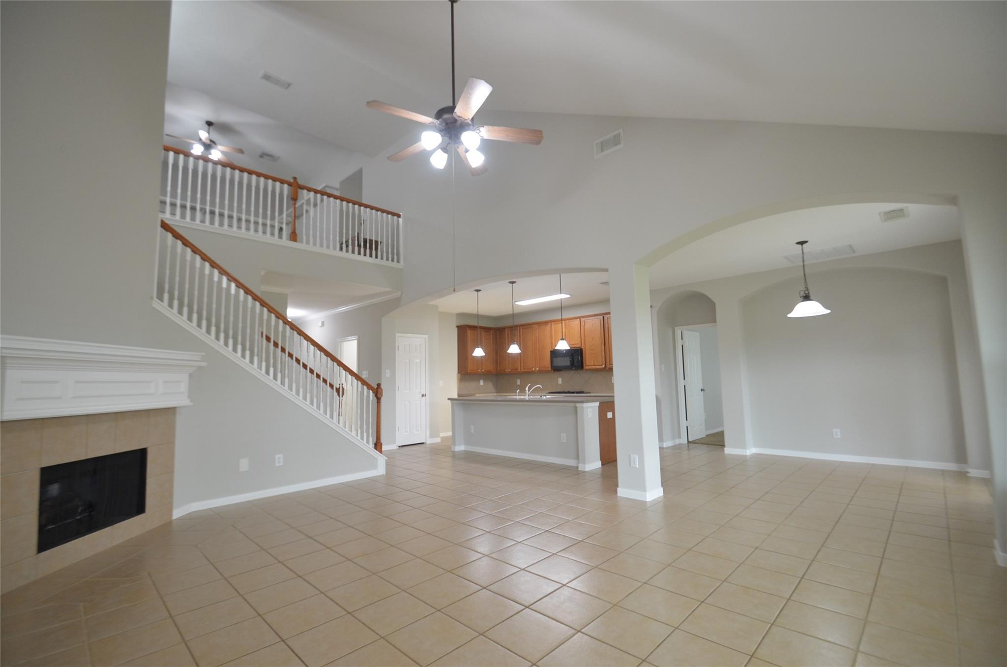 712 Almond Pointe