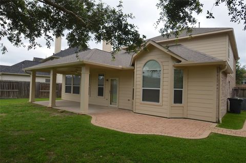 Tiny photo for 712 Almond Pointe, League City, TX 77573 (MLS # 54994375)