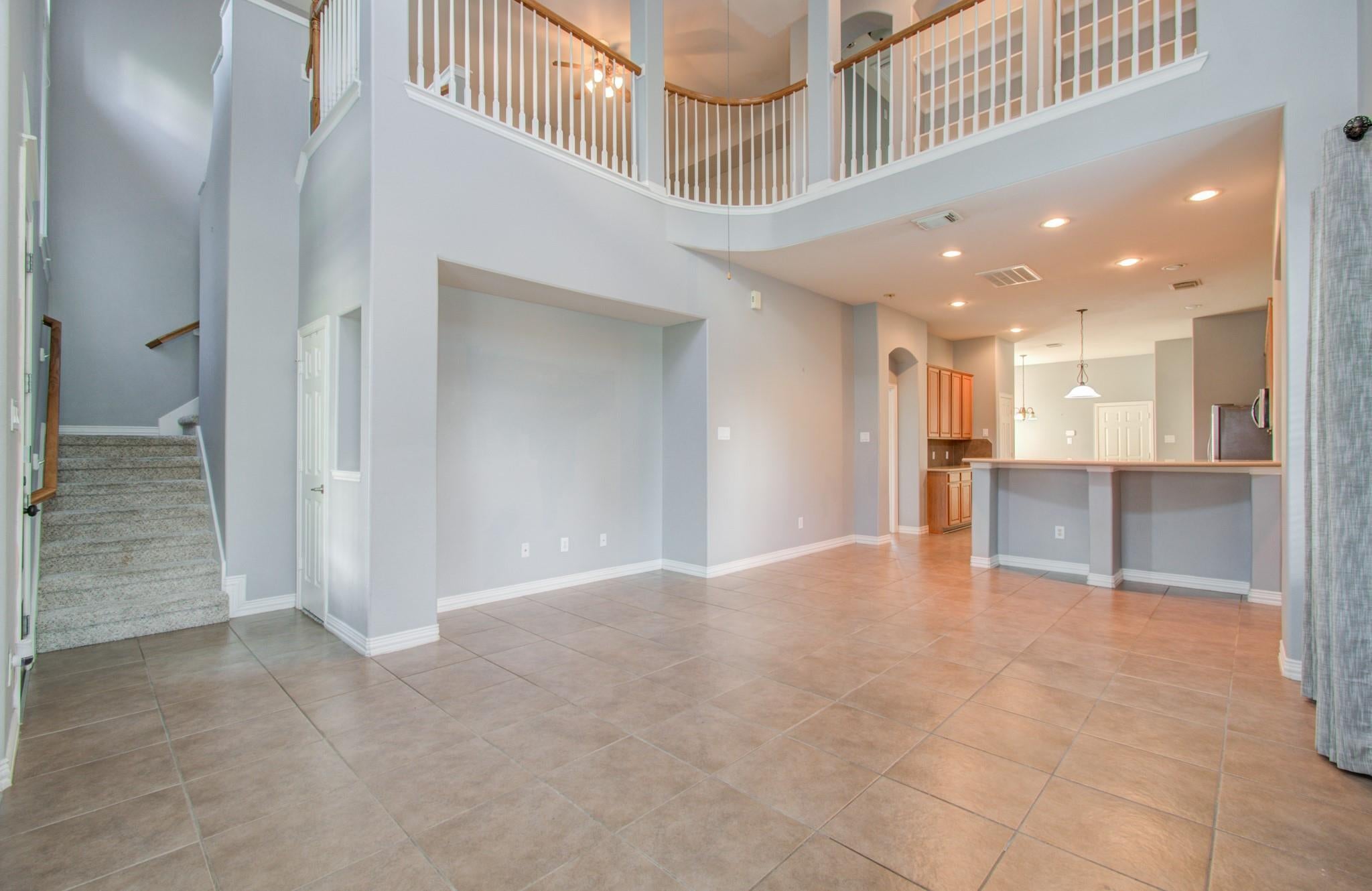 9106 Sunlight Oak Lane