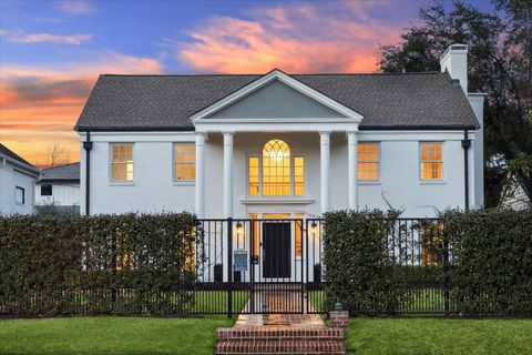 Photo of 2440 Inwood Drive, Houston, TX 77019 (MLS # 89854488)