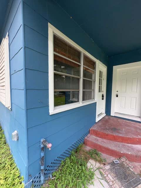 Multifamily For Rent - 310 N Rock Island St St #2<br/> Angleton, TX 77515