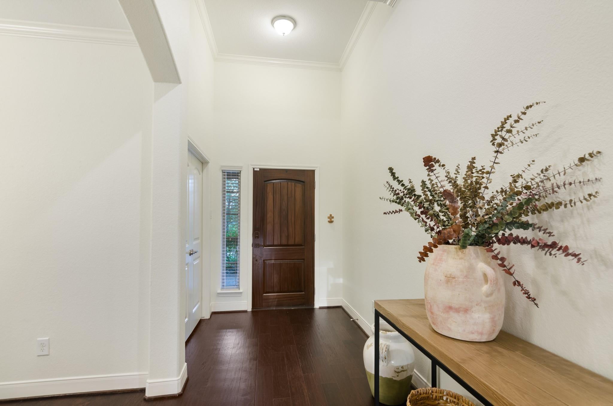 103 W Wading Pond Circle