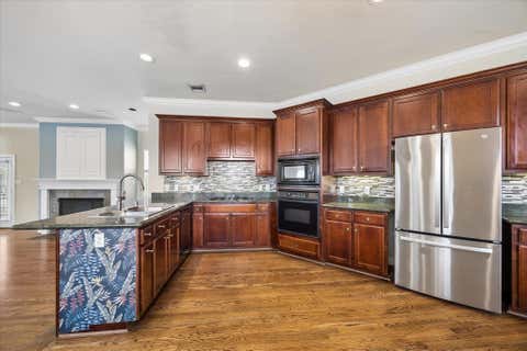 Townhouse For Rent - 2207 Austin Street<br/> Houston, TX 77002