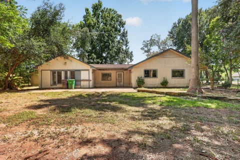 Photo of 13917 Ambrose Street, Houston, TX 77045 (MLS # 75103801)
