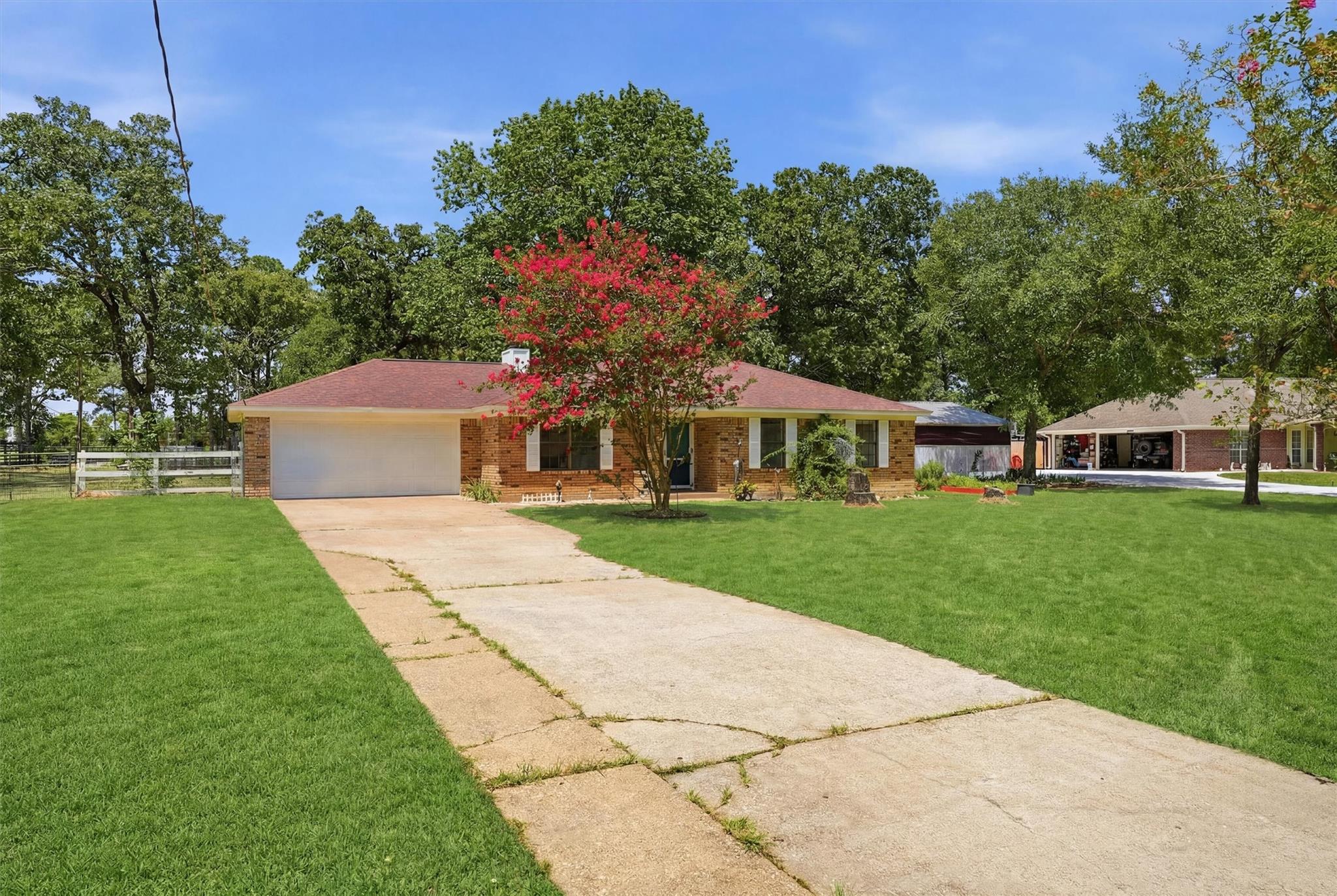 39 Wood Lodge Drive