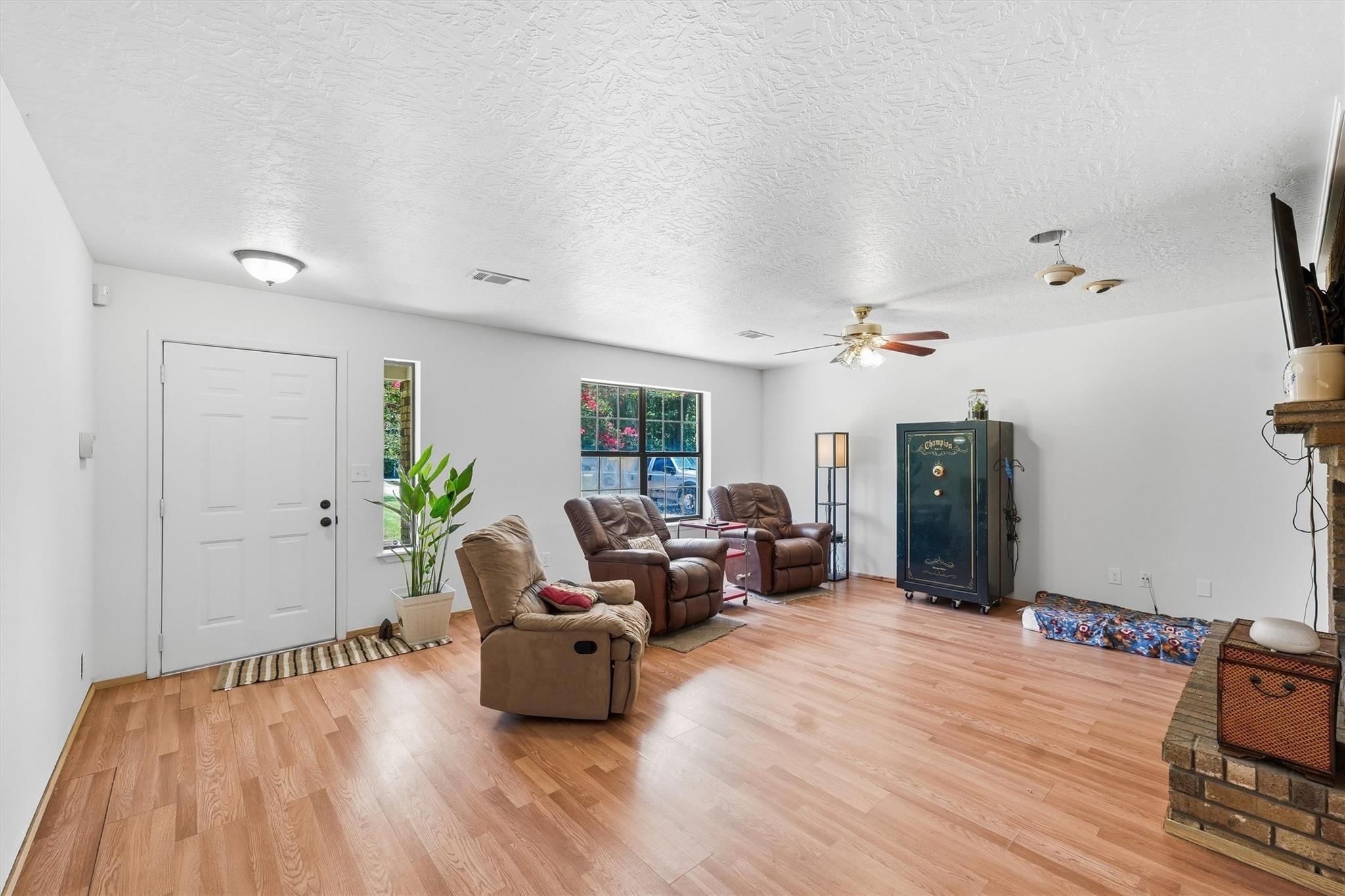 39 Wood Lodge Drive