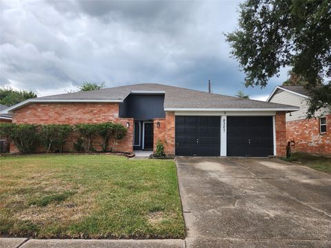 Photo of 8327 Bird Run Drive, Houston, TX 77489 (MLS # 60110671) Photo of 8327 Bird Run Drive, Houston, TX 77489 (MLS # 60110671)