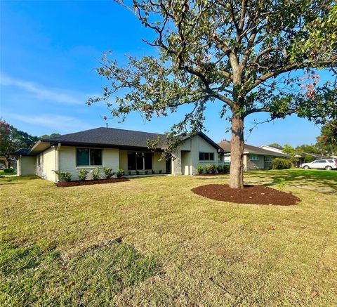 Photo of 4303 Osby Drive, Houston, TX 77096 (MLS # 55736393)