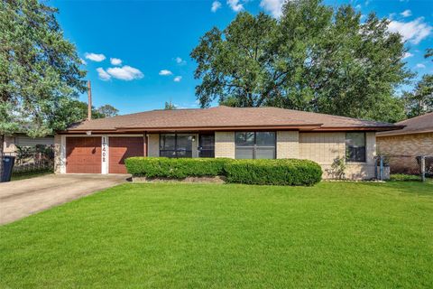Photo of 10402 Hollyglen Drive, Houston, TX 77016 (MLS # 25630900)