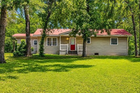 Photo of 1393 County Road 2103, Weimar, TX 78962 (MLS # 56451742)