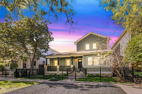 Photo of 2219 Columbia Street, Houston, TX 77008 (MLS # 50148125)