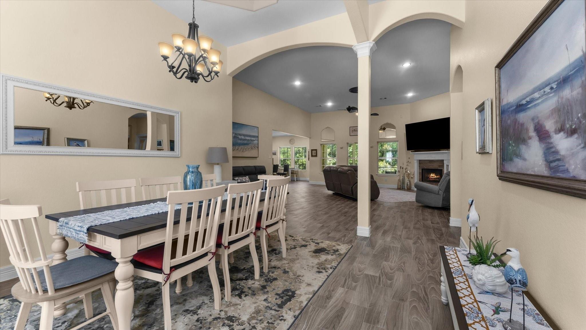 2504 W Green Briar Drive