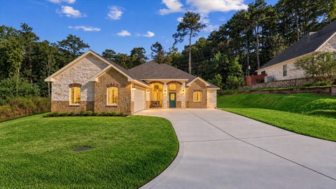 Photo of 2504 W Green Briar Drive, Huntsville, TX 77340 (MLS # 20284444)