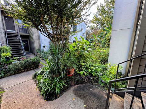 Photo of 10053 Westpark Drive #298, Houston, TX 77042 (MLS # 32800355)