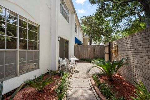 Tiny photo for 2701 Bellefontaine Street, Houston, TX 77025 (MLS # 21515501)