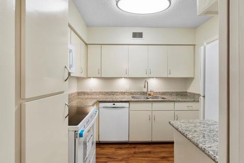 Tiny photo for 2701 Bellefontaine Street, Houston, TX 77025 (MLS # 21515501)