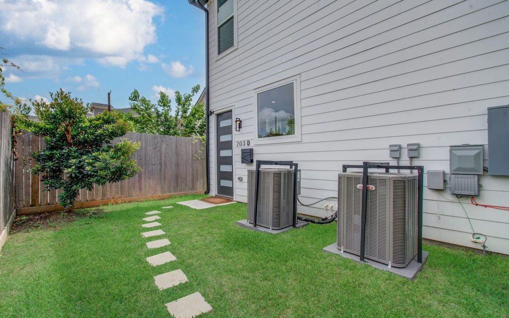 Photo of 203 Danna Lane #D, Houston, TX 77009 (MLS # 66790904)