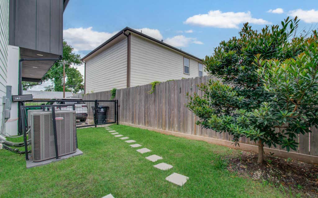 Photo of 203 Danna Lane #D, Houston, TX 77009 (MLS # 66790904)