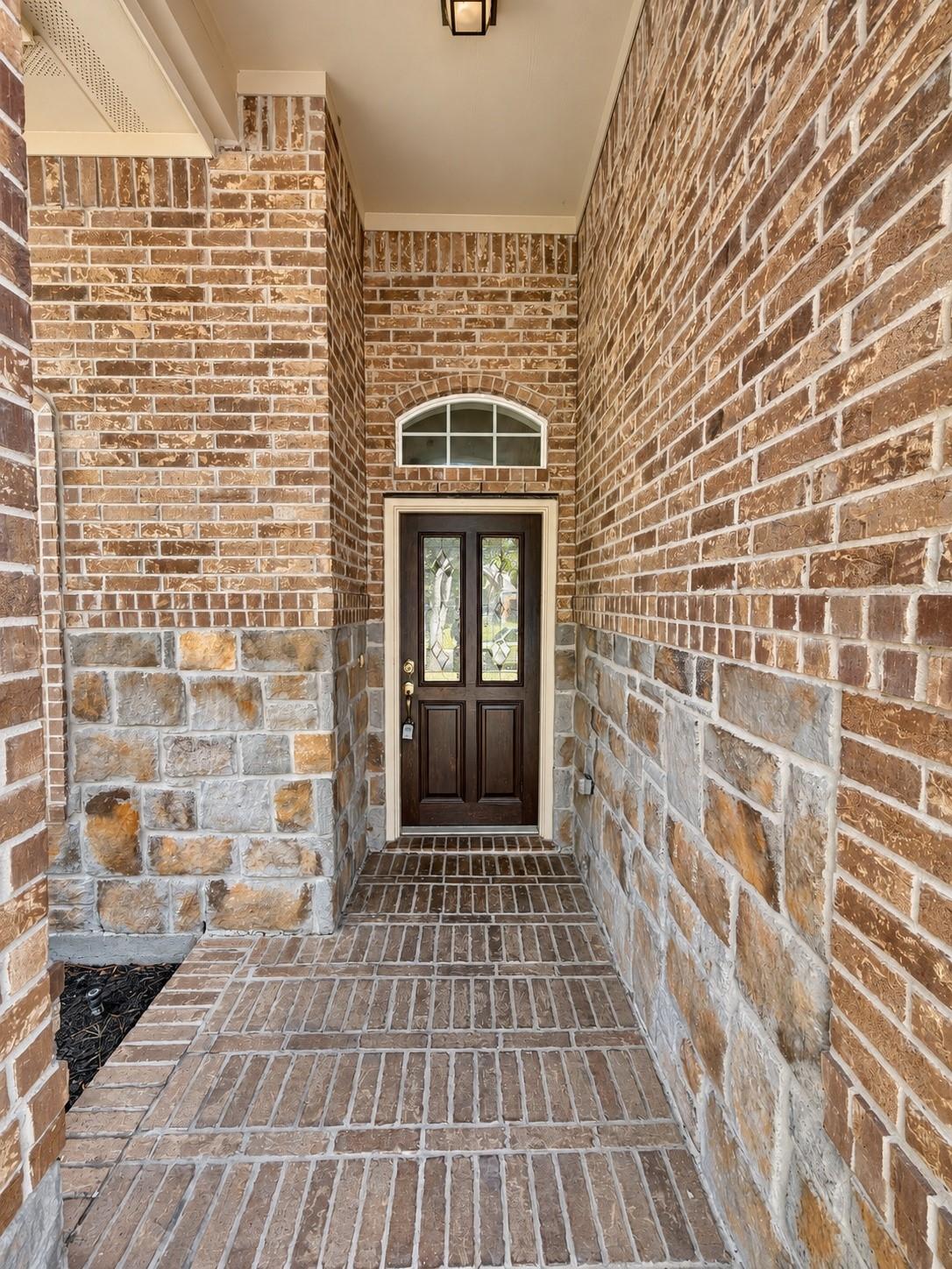 25027 Lakecrest Manor Drive