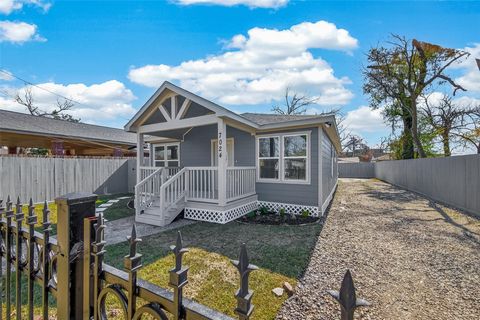 Tiny photo for 7024 Gonzales Street, Houston, TX 77020 (MLS # 47185117)