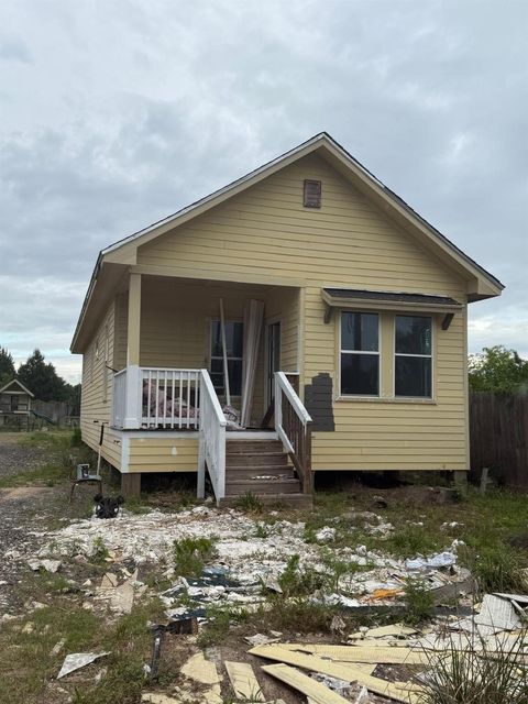 Photo of 406 County Road 5015, Cleveland, TX 77327 (MLS # 43853646)