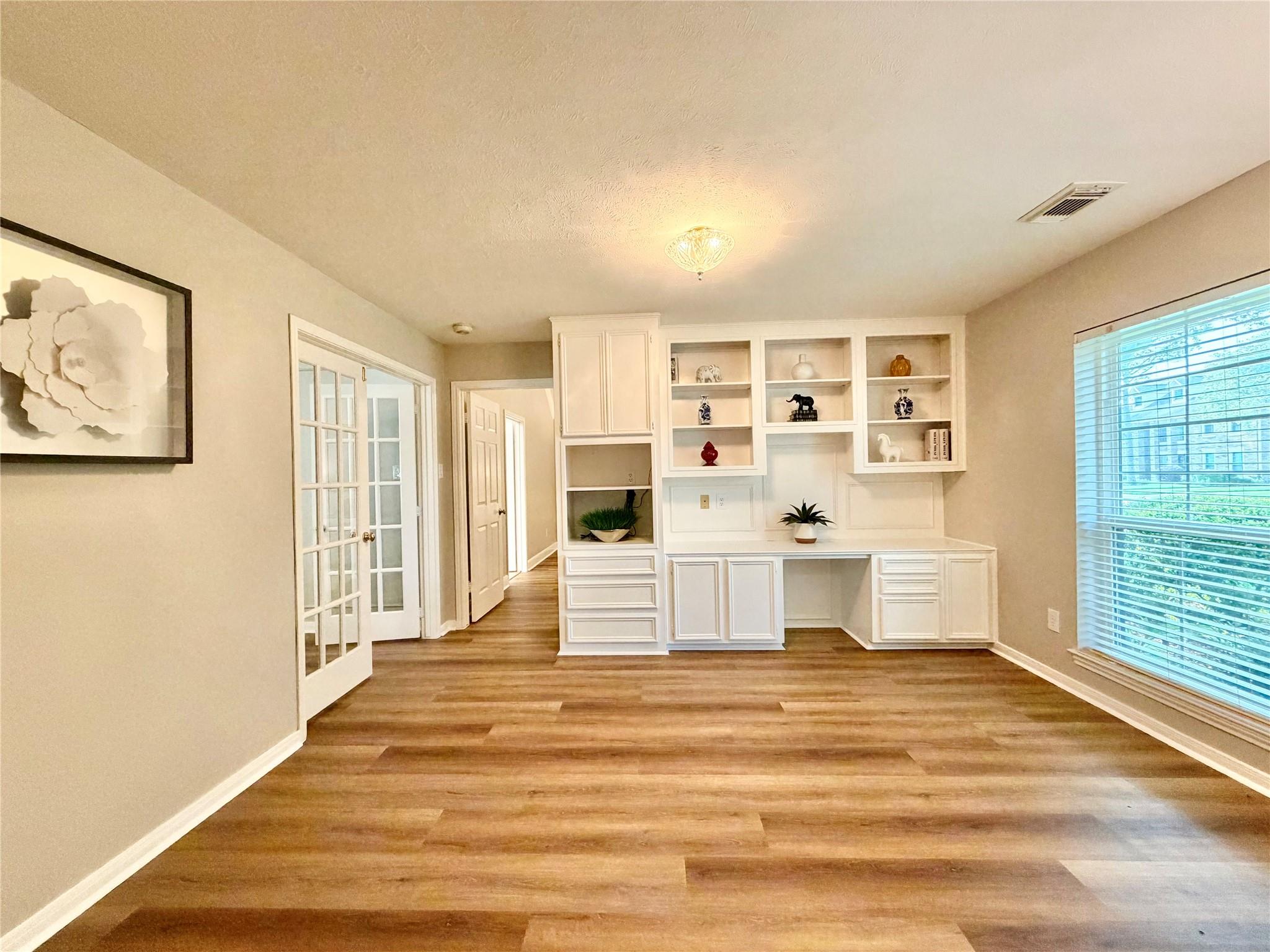 4211 Saint Ives Street