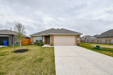 Photo of 2700 Diamond Reef Lane, Texas City, TX 77568 (MLS # 50611977)