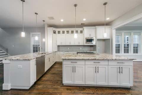 Photo of 402 W 28th Street, Houston, TX 77008 (MLS # 9502782)