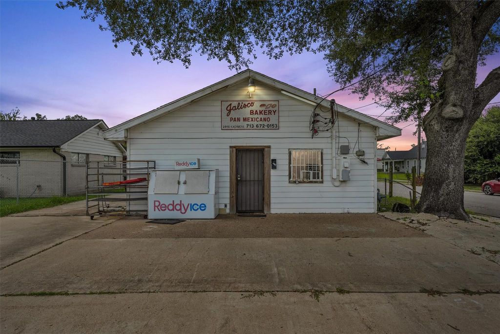 Photo of 2915 Kashmere Street, Houston, TX 77026 (MLS # 17562724)